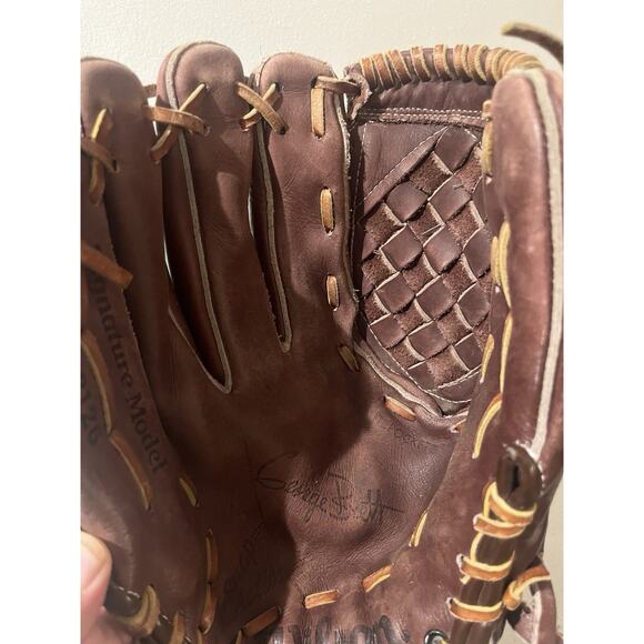 Wilson Left Hand Baseball Glove A9714 - Picture 3 of 5